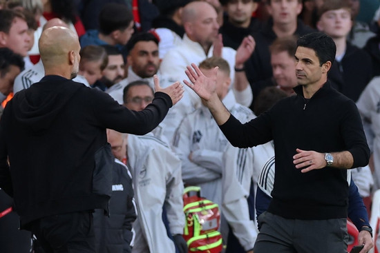 Man City lộ thống kê kém cỏi, Pep thừa nhận Arsenal hay hơn