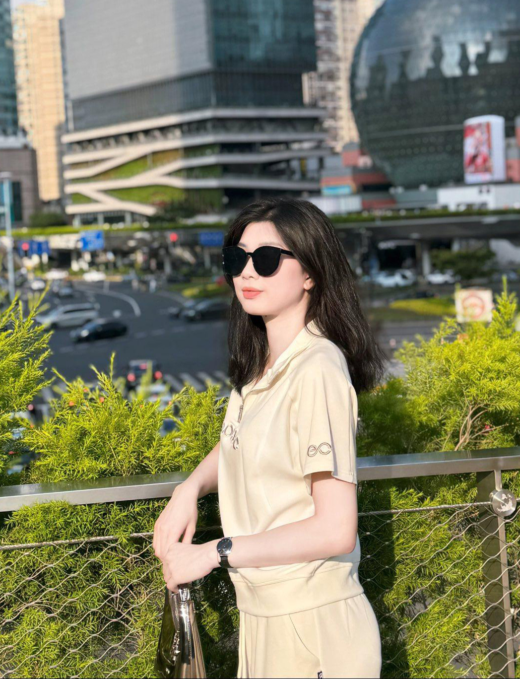 Ngắm các chân dài bóng chuyền Việt Nam khoe sắc ở Trung Quốc pham thi hien 1.jpg