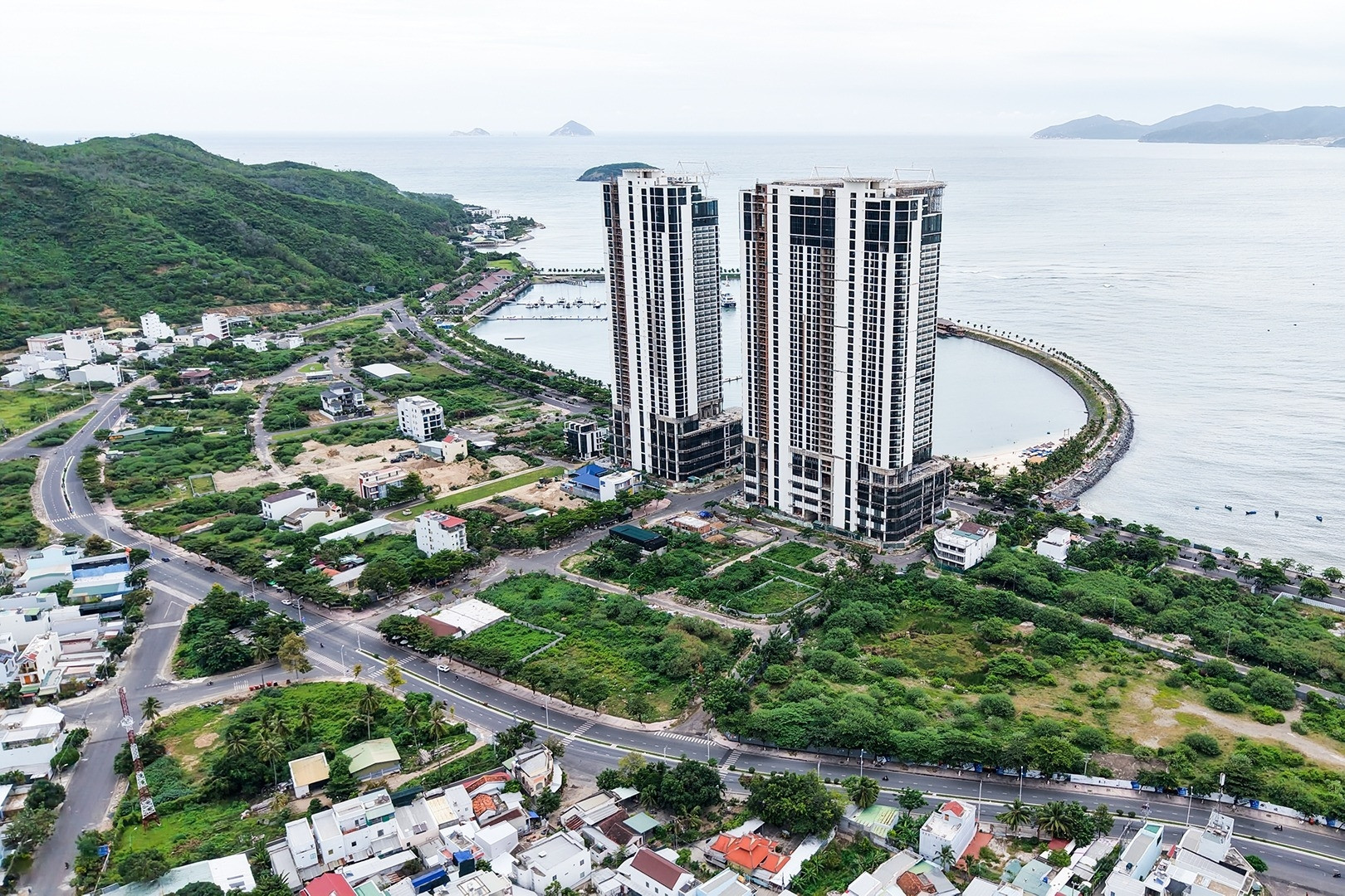 Phó Thủ tướng chỉ đạo xử lý loạt dự án sai phạm, tồn đọng ở Khánh Hòa