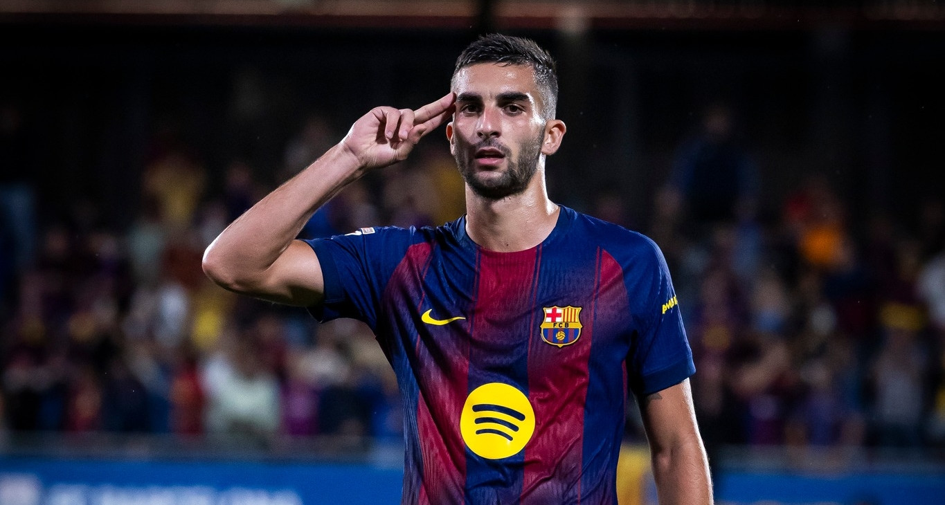 Rashford bị HLV Hansi Flick phạt vẫn góp công giúp Barca thắng to