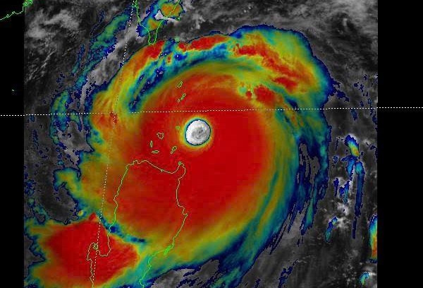 Siêu bão Ragasa giữ cấp 17 nhiều giờ, cường độ cấp 12 khi vào biển Quảng Ninh - Ninh Bình