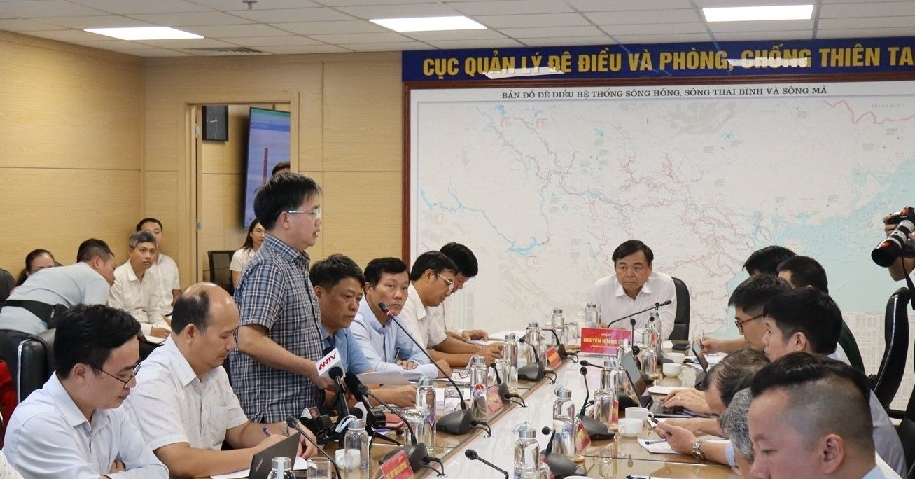 Siêu bão Ragasa tiến vào Biển Đông, gió giật trên cấp 17: &amp;apos;Không được chủ quan&amp;apos;