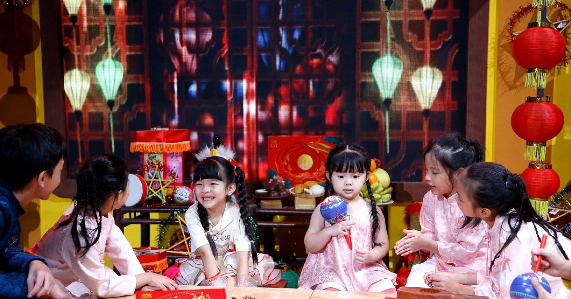 ‘Sứ giả Trung thu’ của Kinh Đô - Phép màu tình yêu văn hóa truyền thống trên VTV