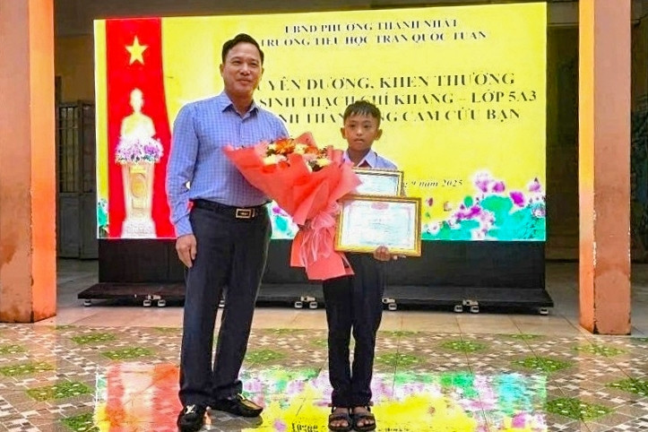 Tuyên dương nam sinh cứu bạn thoát khỏi vụ thảm án ở Đắk Lắk