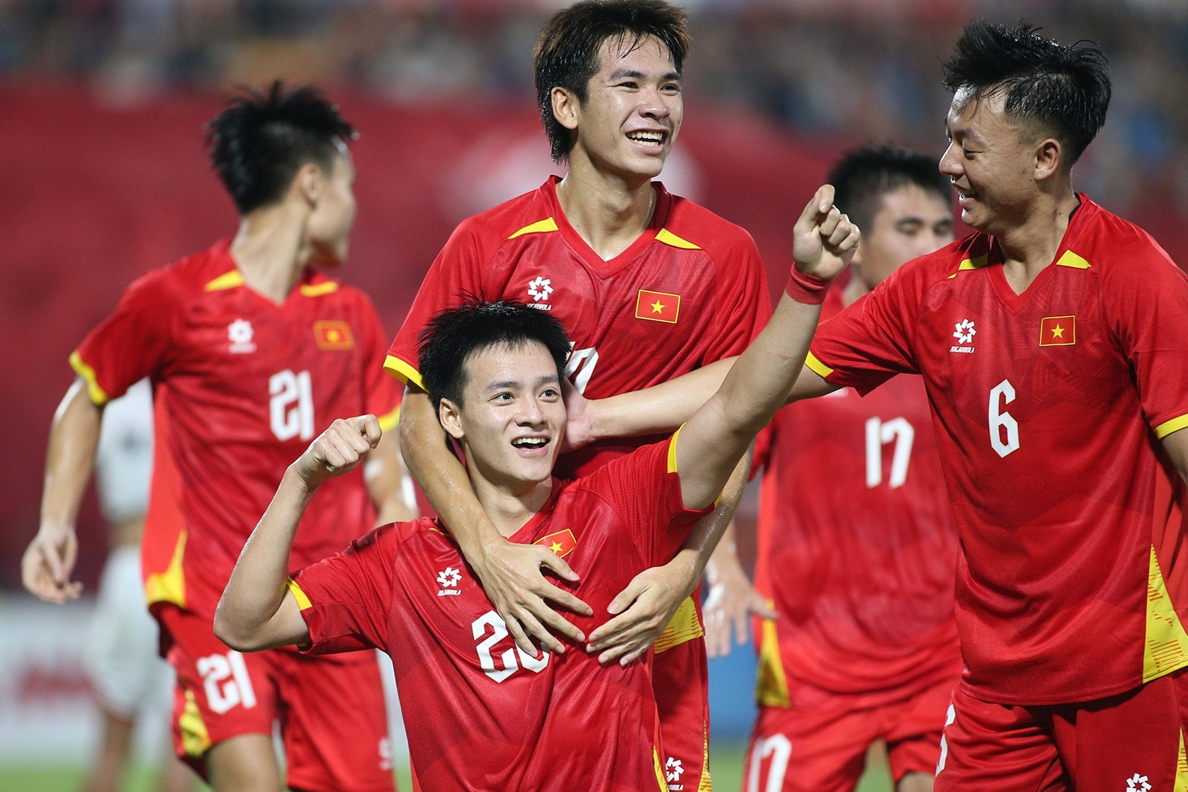 Tuyển Việt Nam: Phía sau tin vui cho HLV Kim Sang Sik