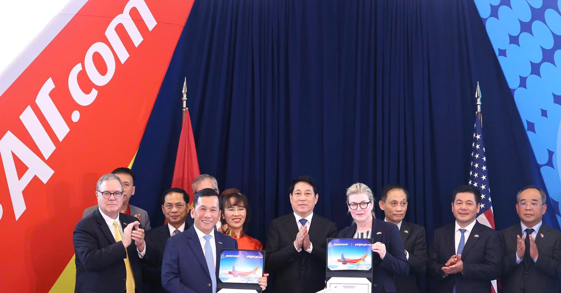 Vietjet nhận bàn giao tàu bay Boeing 737-8