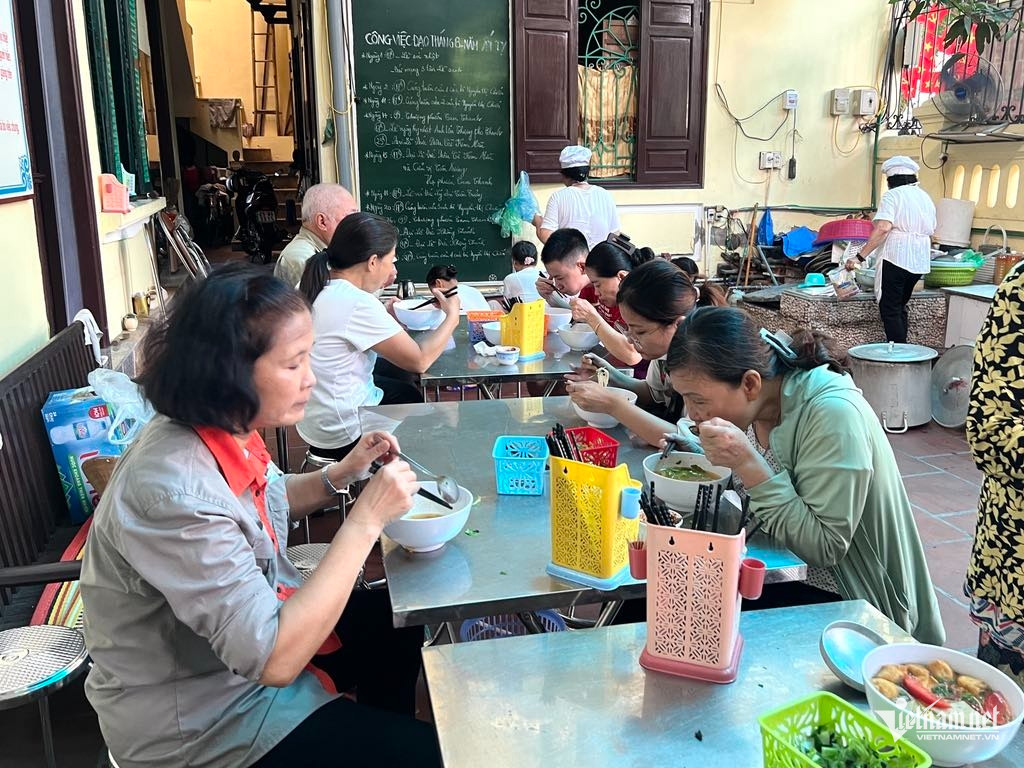 W-Bun rieu chay 2.jpg