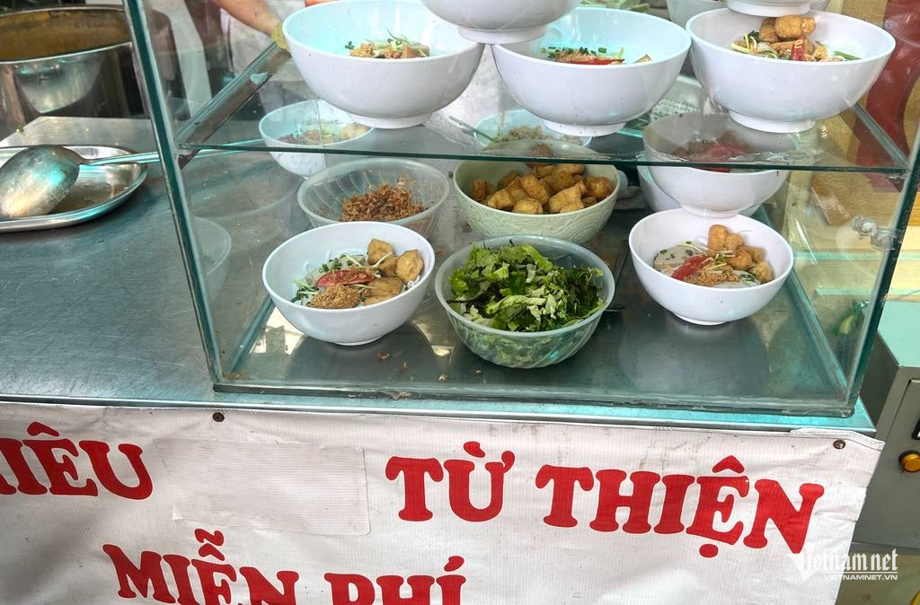 W-Bun rieu chay 3.jpg