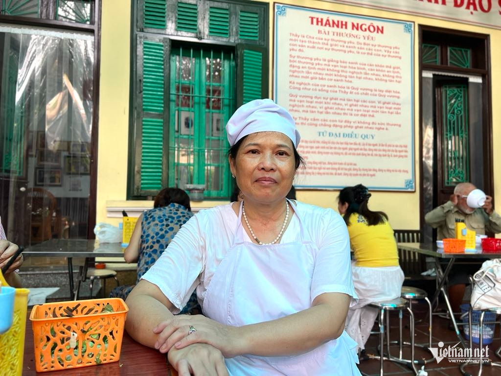 W-Co Oanh Thanh that Cao Dai Thu do Ha Noi.jpg