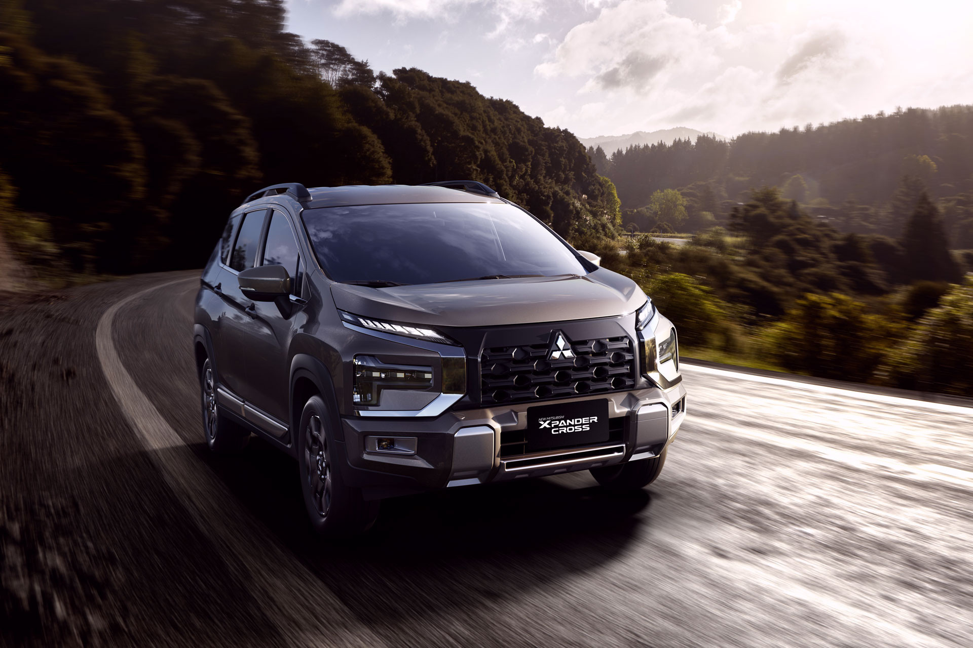 Xpander Cross 2025.jpg
