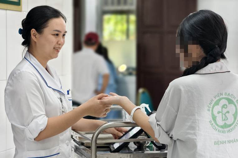 Gánh nặng tuổi 60 với túi thuốc, nằm viện triền miên 6 Nguyen Tac Cho Nao Tre Mai Khong Gia 2620