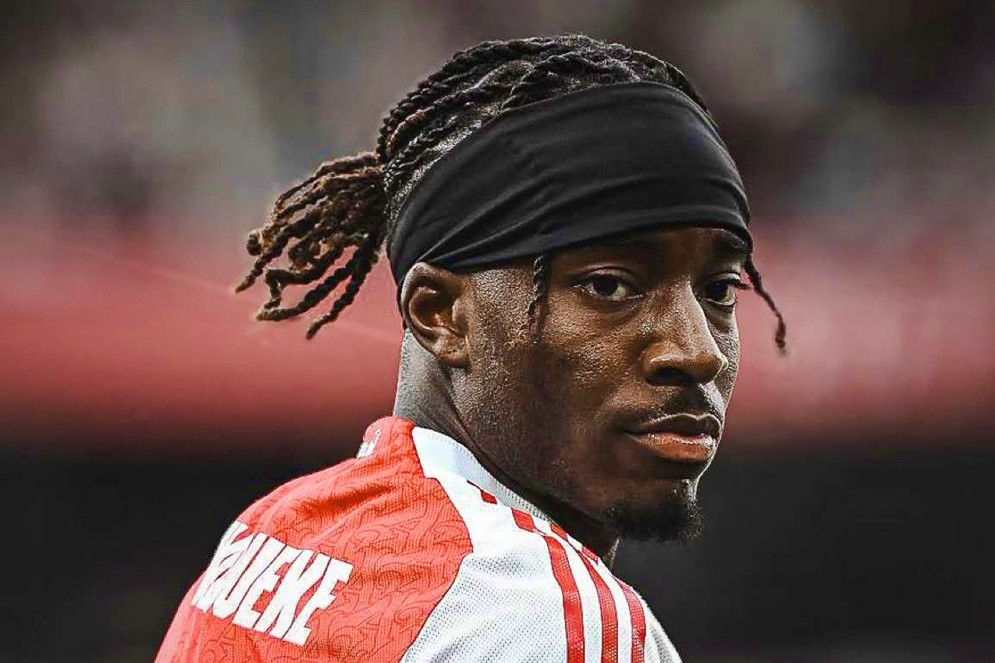 Arsenal nhận tin 'sét đánh'