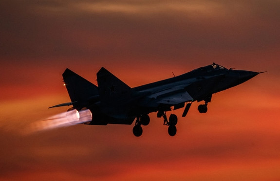 Ba Lan dọa bắn hạ máy bay, tên lửa của Nga, Moscow thẳng thừng đáp trả