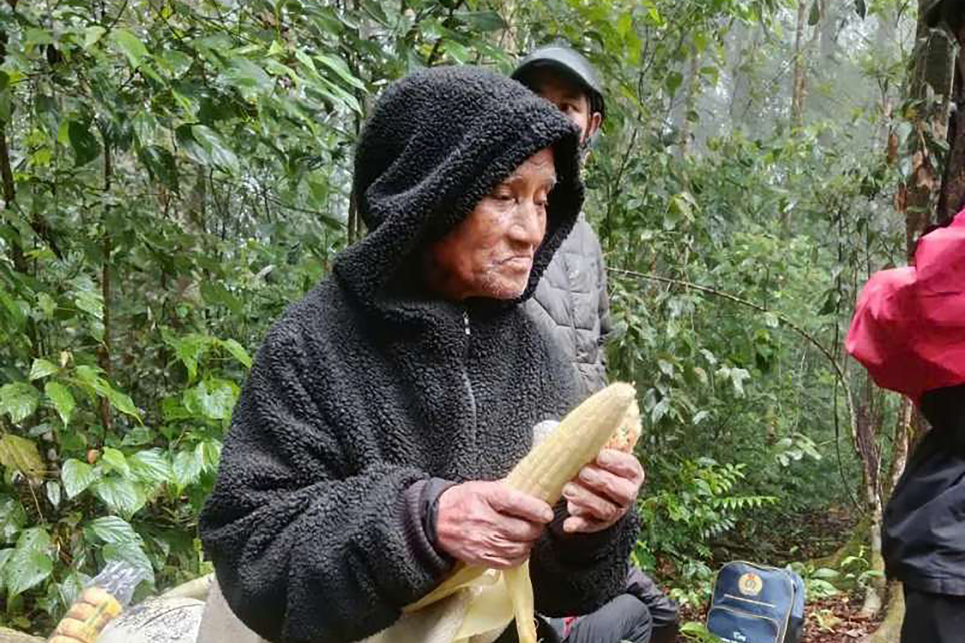 Bí quyết sống sót suốt nhiều ngày lạc trong rừng của cụ ông 78 tuổi