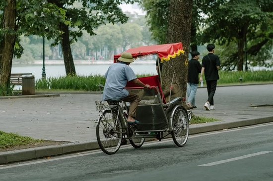 Khách Tây bị 'chặt chém' 1,2 triệu đồng khi thăm phố cổ Hà Nội bằng xích lô