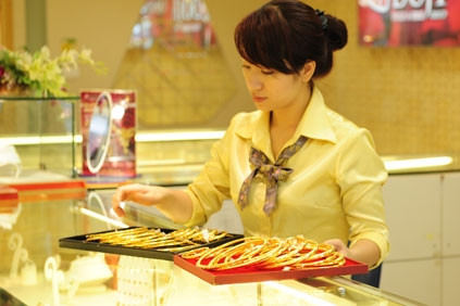 Giá vàng hôm nay 24/9/2025 lên đỉnh cao kỷ lục, SJC rập rình tăng theo