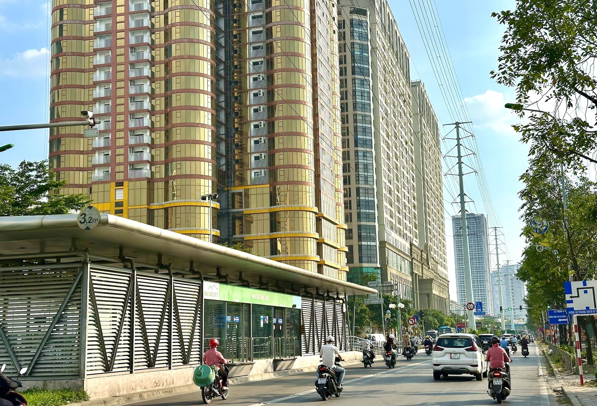 Đua nhau bán chung cư 100 triệu đồng/m2, ai có tiền mà mua