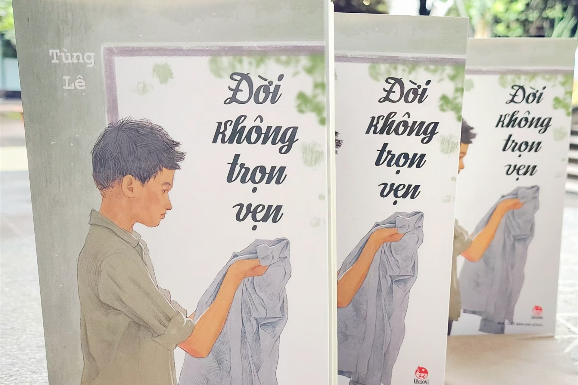 Nam giảng viên đại học viết sách về những mảnh đời không trọn vẹn