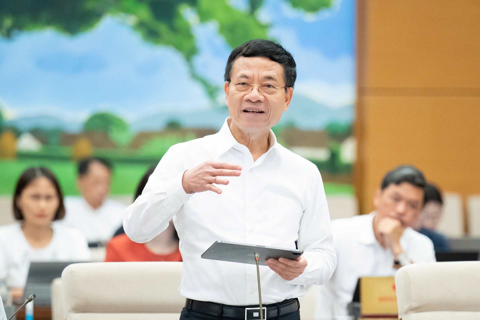 Nhiều trang tin doanh thu lớn hơn báo chí mà chỉ có 5 người vì copy thông tin