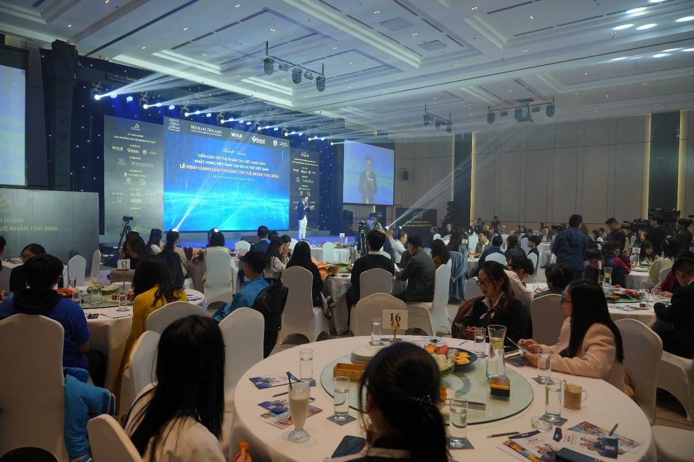 Những con số ấn tượng của cuộc thi AI Contest mùa 2