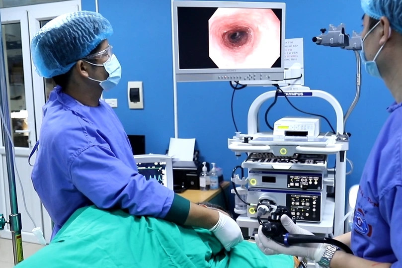 Phát hiện ung thư giai đoạn cuối từ một dấu hiệu sau bữa ăn