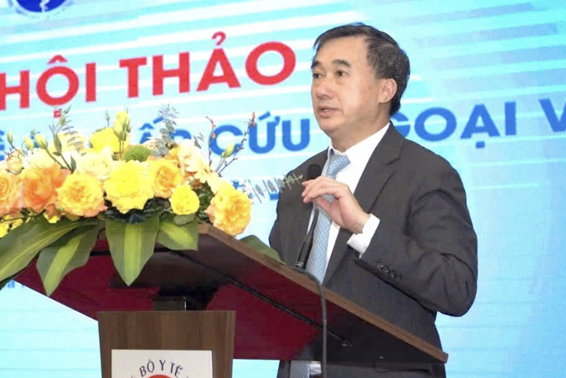 Thu truong y te