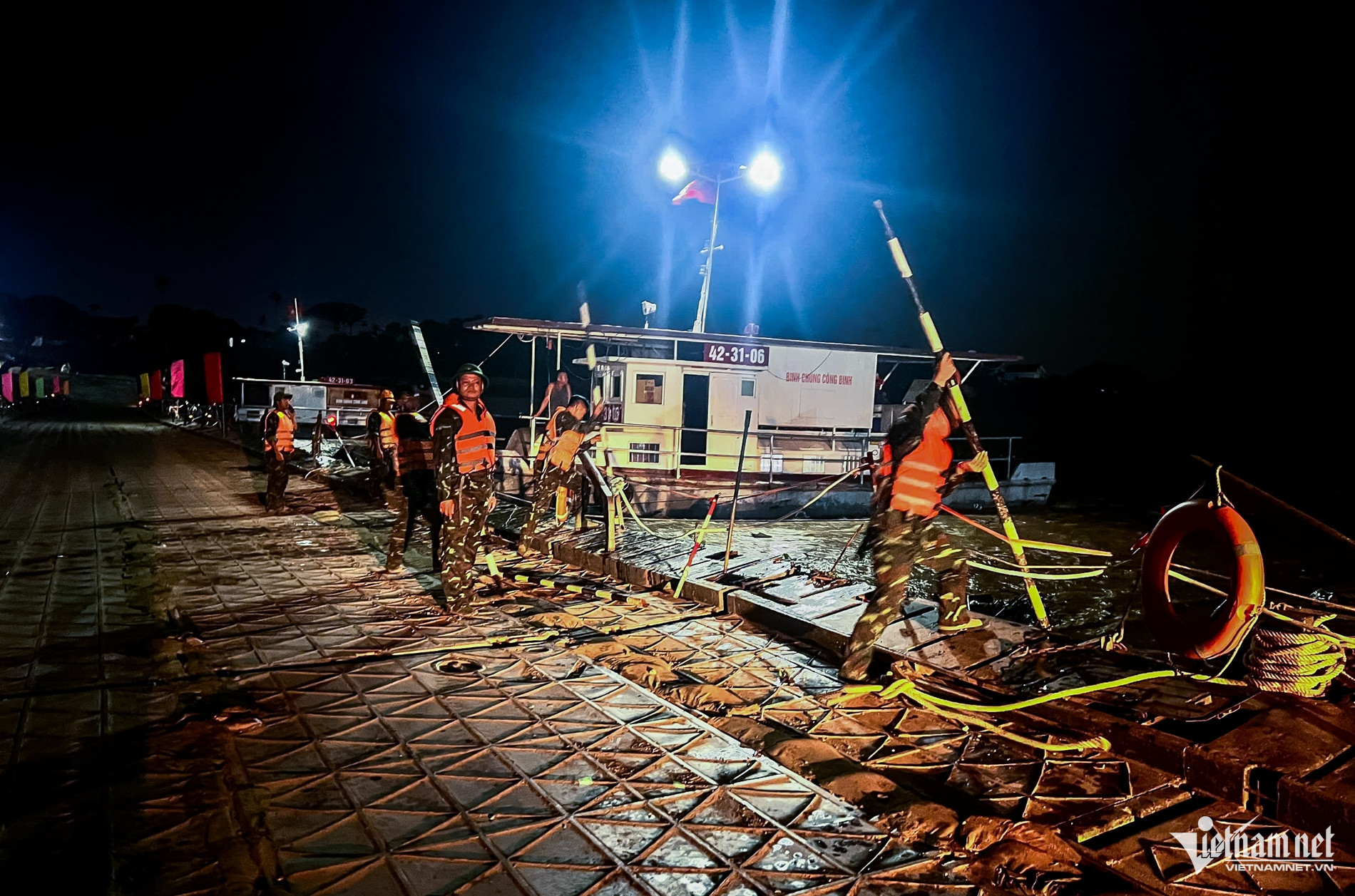 W-OK OK Cầu Phao_28.jpg