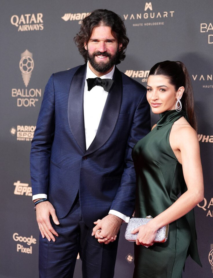 www_thesun_co_uk liverpool goalkeeper alisson becker natalia 1025839568.jpg