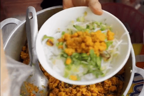 Xôn xao bát đặc sản Quảng Ninh nhiều tôm nõn giá 20.000 đồng, sự thật bất ngờ