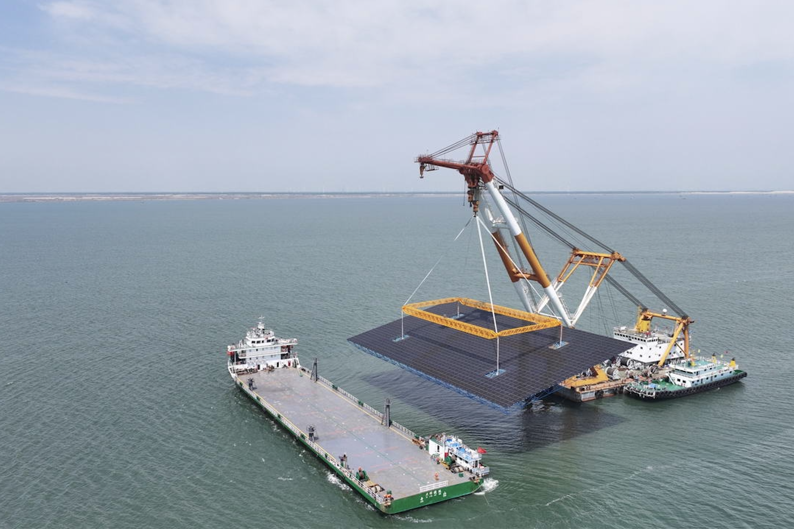 4 ‘ông lớn’ góp 2,2 tỷ USD làm nhà máy điện mặt trời nổi quy mô khủng trên biển