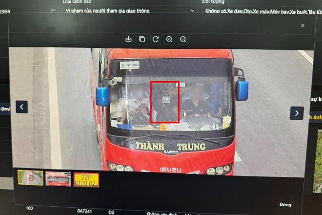 Camera AI trên cao tốc Nội Bài - Lào Cai phát hiện ra 'bất thường' ở khoang xe khách