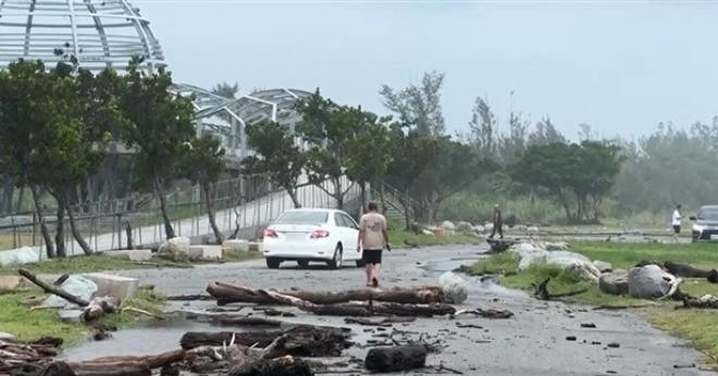 Bão Ragasa hạ cấp xuống 16, Trung Quốc sơ tán hơn 1 triệu người để đề phòng