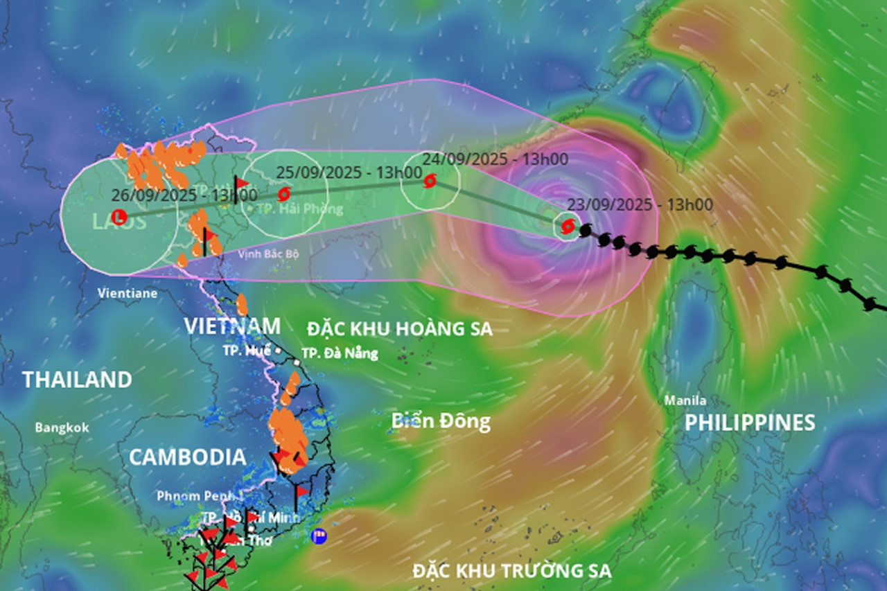 Chủ tịch Hà Nội khuyến cáo người dân hạn chế ra đường khi siêu bão Ragasa đổ bộ