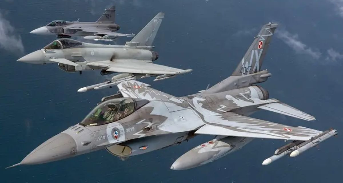 Eurofighter Typhoon tốc độ Mach 2, tên lửa Meteor, radar AESA khóa 1.000 mục tiêu đồng thời
