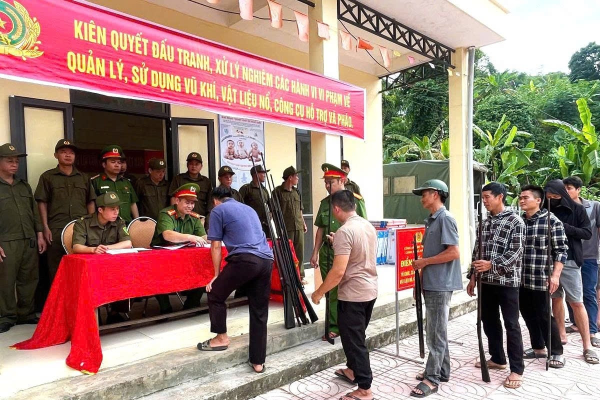 Sáng kiến ‘đổi quà lấy súng’ của công an huyện miền núi Thanh Hóa