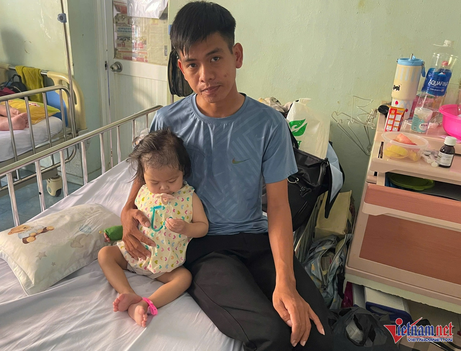 W-Hoàn cảnh Như Ý.jpg