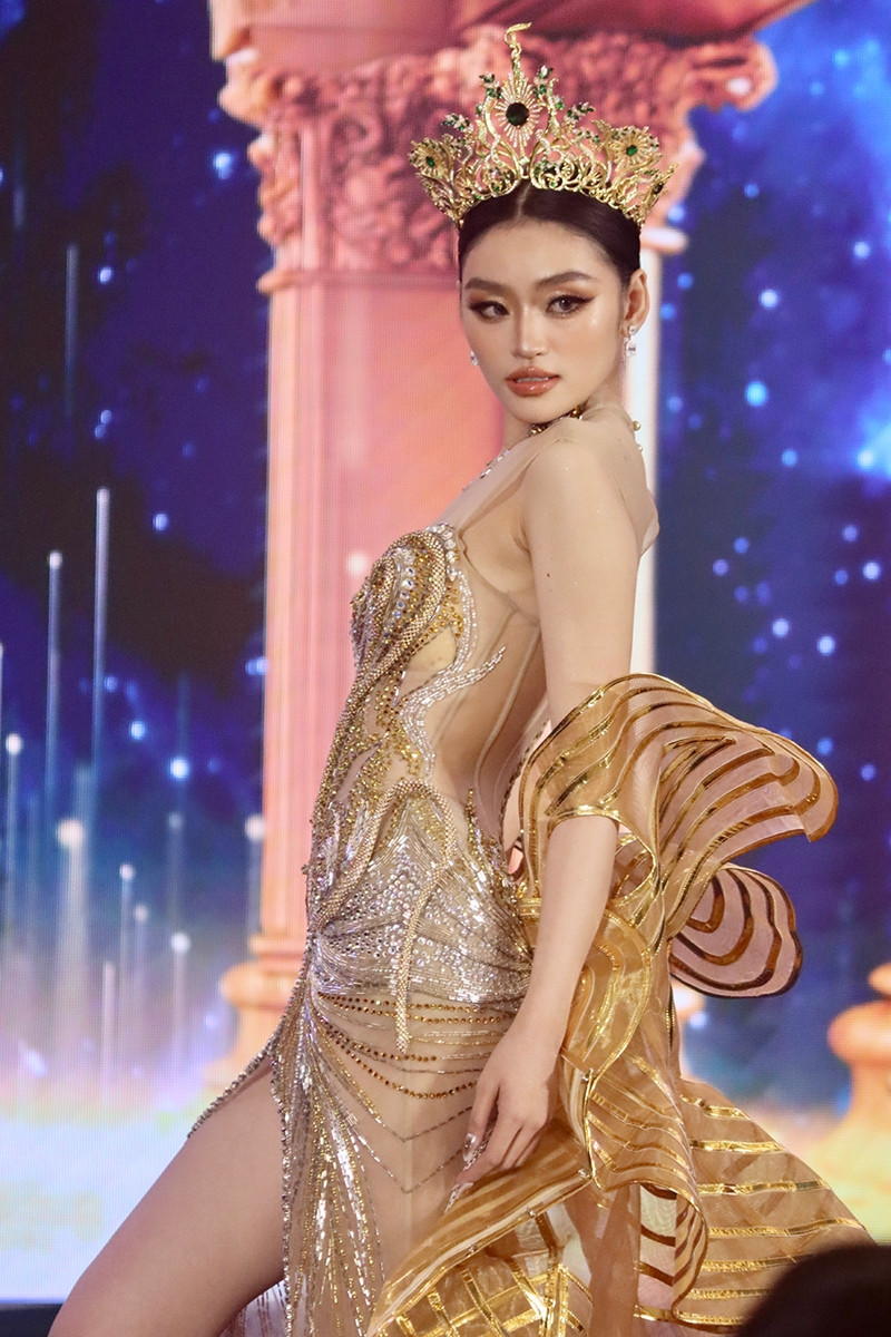 យ៉េននី ០០១.jpg