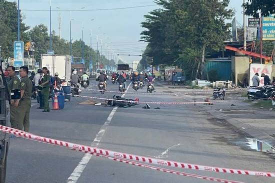 Bản tin chiều 25/9: Thi thể đàn ông không nguyên vẹn nằm giữa đường ở TPHCM Bản tin chiều 25/9: Thi thể đàn ông không nguyên vẹn nằm giữa đường ở TPHCM