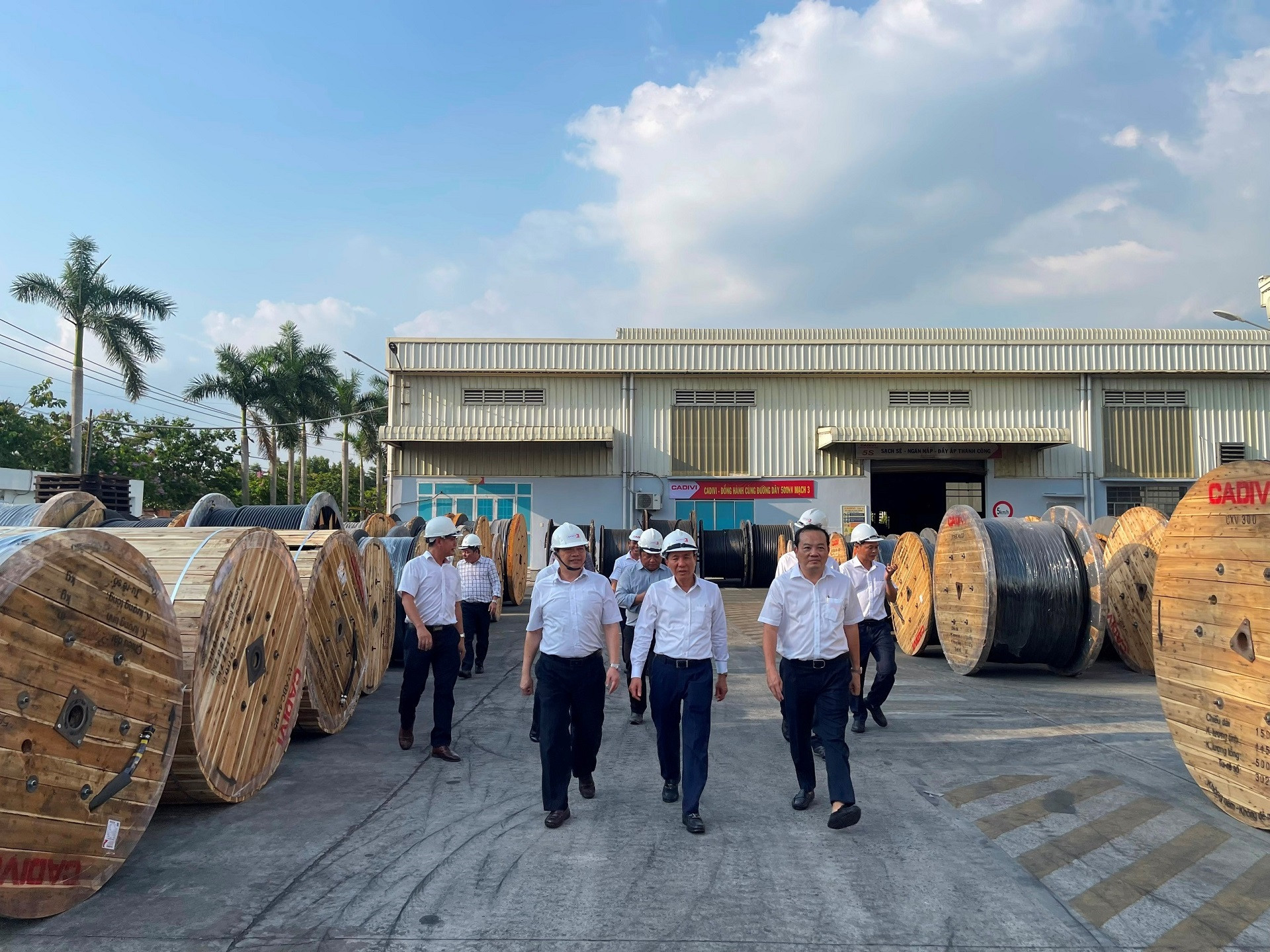 a2 Mach dien 500kv.jpg