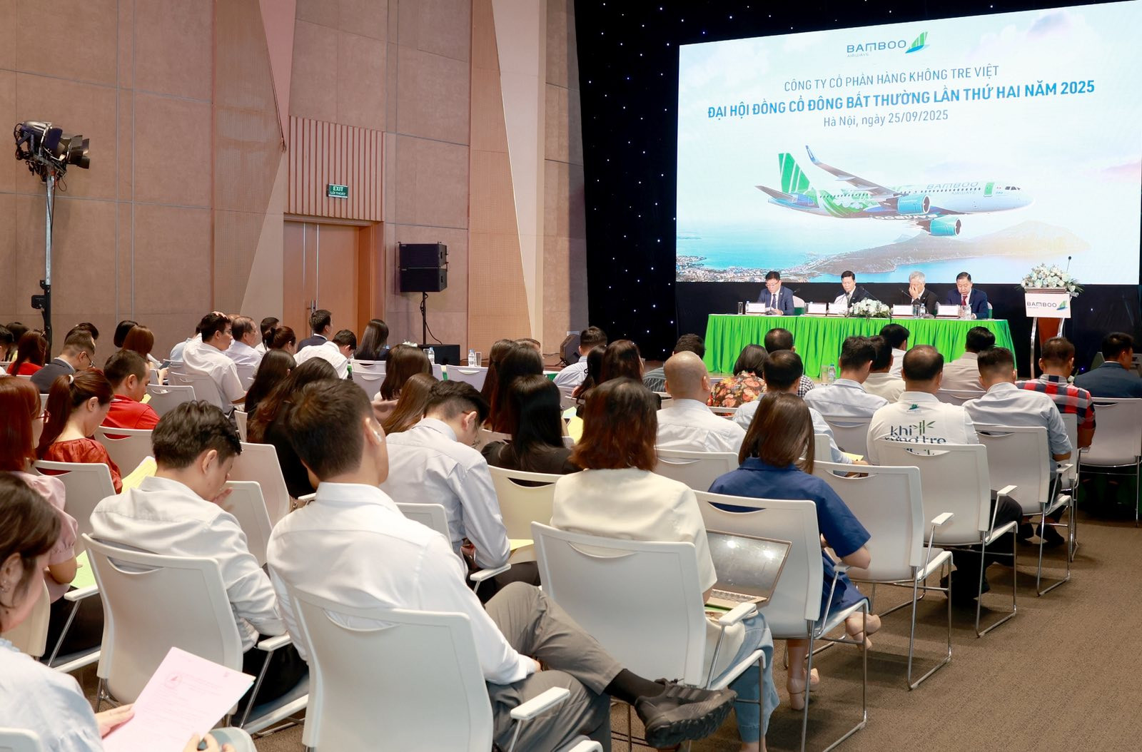 Bamboo Airways (2).jpg