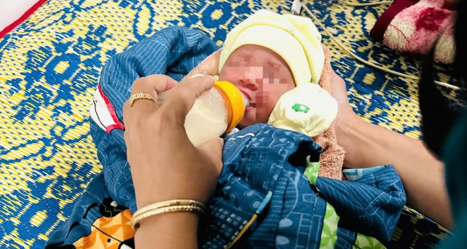 Bé gái sơ sinh bị bỏ rơi tại vườn nhà dân ở Quảng Trị