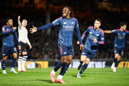 Eze mở tài khoản, Arsenal bay vào vòng 4 cúp Liên đoàn