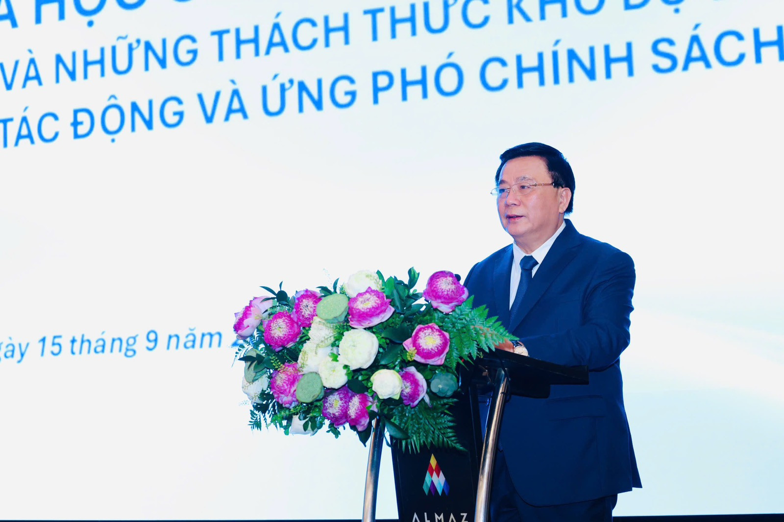 Le professeur Dr Nguyen Xuan Thang a prononcé le discours d'ouverture de la conférence.jpg