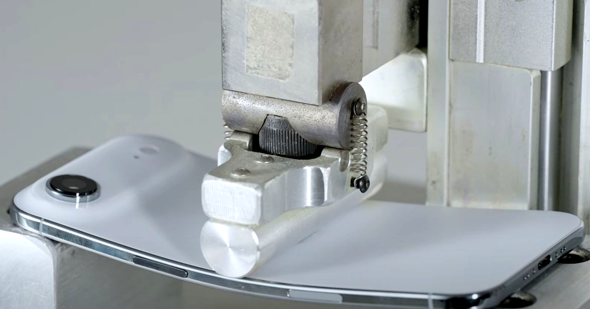 iPhone 17 Pro và iPhone Air khi rơi có dễ bị tổn thương?