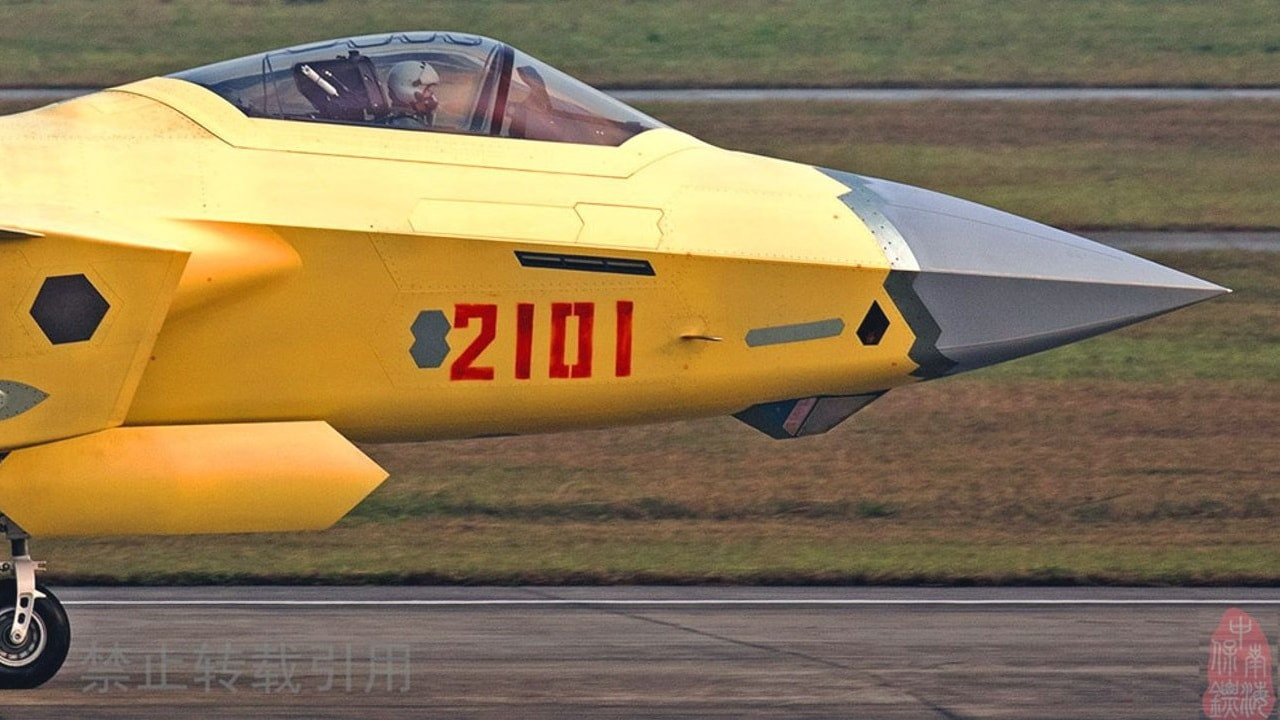 J20 Trung Quốc1.jpg