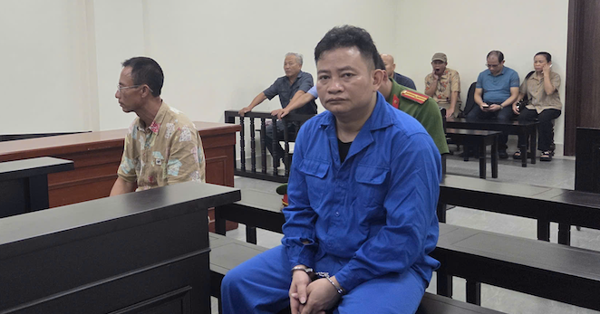 Người cha &amp;apos;múa dao&amp;apos; sau lễ cúng 49 ngày mất của con và cái kết không mong đợi