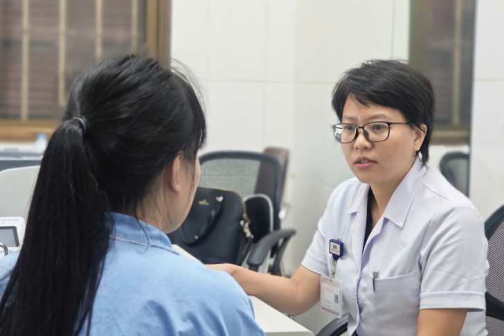 Nữ học sinh xuất sắc lớp 9 mắc tâm thần phân liệt từ dấu hiệu lạ