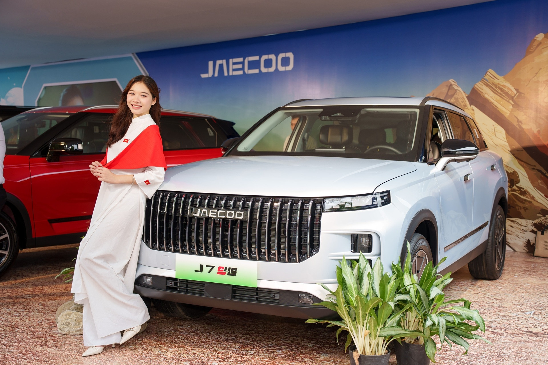 Omoda & Jaecoo Việt Nam cam kết mua lại nguyên giá Jaecoo J7 PHEV trong 30 ngày