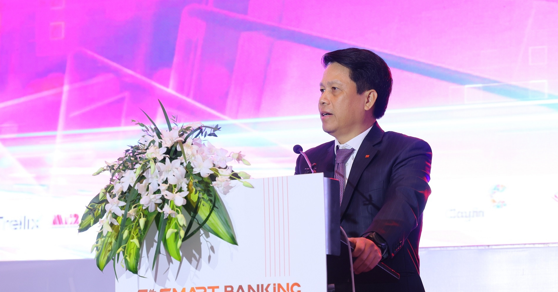 Phía sau chuyện một ngân hàng Big4 đóng cửa hơn 100 phòng giao dịch