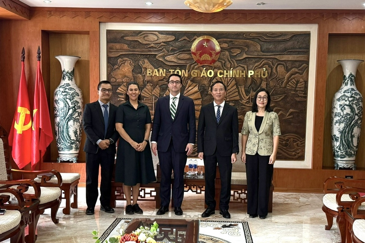 Trưởng ban Tôn giáo Chính phủ tiếp xã giao Tham tán Chính trị Đại sứ quán Mỹ